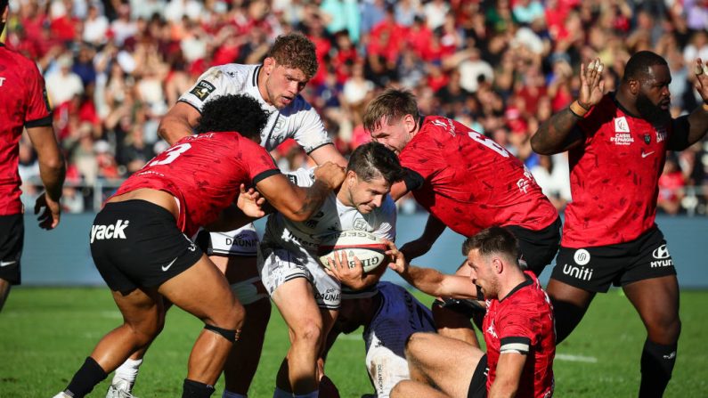 Toulon, vainqueur bonifié de Vannes samedi lors de la 4e journée du Top 14, s'est hissé provisoirement en tête du classement devant La Rochelle, qui l'a emporté sur le fil chez le Racing 92, plongé dans le doute. (Photo : CLEMENT MAHOUDEAU/AFP via Getty Images)