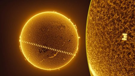 Un photographe prend des photos époustouflantes de la station spatiale internationale en train de transiter devant le Soleil