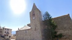 Pyrénées-Orientales : le toit de l’église du village d’Odeillo prend feu soudainement