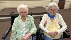 « Ça n’arrive pas tous les jours » : deux jumelles américaines, Marilyn et Medelyn, ont fêté ensemble leurs 102 ans