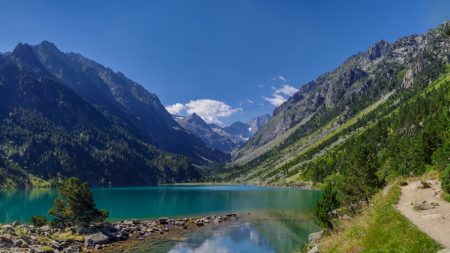 Hautes-Pyrénées : à 1700 mètres d’altitude, une randonneuse de 19 ans accouche sans assistance médicale