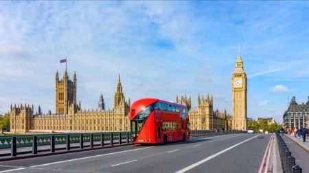 À Londres, le maire Sadiq Khan lance une ligne de bus réservée aux juifs pour leur « sécurité »