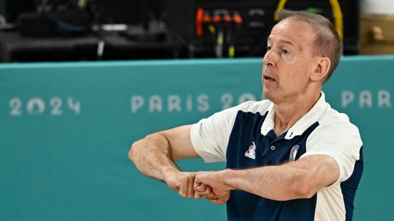 Vincent Collet devrait s'engager comme consultant auprès des Cleveland Cavaliers pour la saison de NBA à venir, a-t-on appris jeudi auprès de son entourage. (Photo : PAUL ELLIS/AFP via Getty Images)