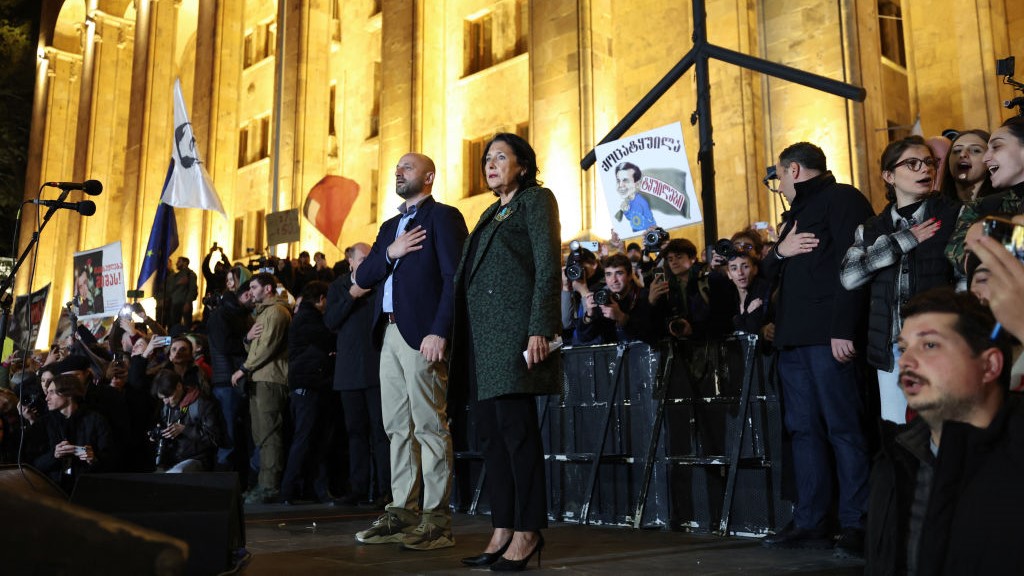 La présidente de la Géorgie rejette le résultat des élections et appelle à des manifestations après la victoire du parti au pouvoir