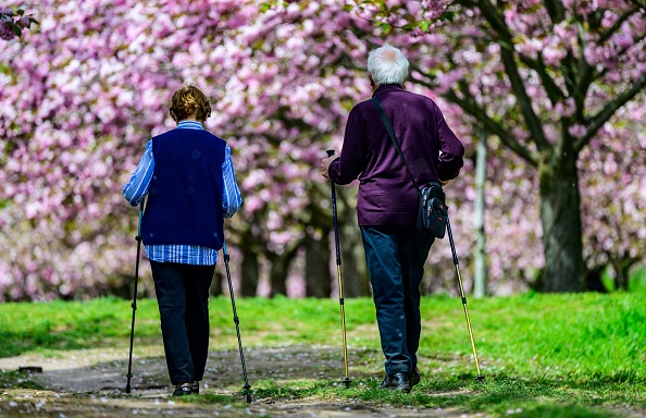 « Au total, depuis 2013, les pensions auront “perdu” 2 ans et 9 mois de réévaluation », selon l'institut Ifrap. (Photo JOHN MACDOUGALL/AFP via Getty Images)