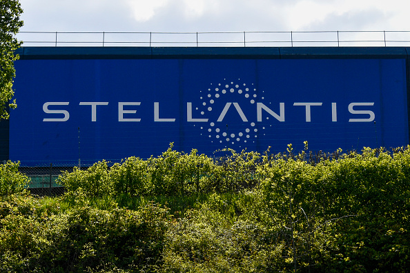 Façade d'un site de Stellantis à Velizy Villacoublay, France, le 22 avril 2024. Stellantis est un groupe automobile multinational.   (MAGALI COHEN/Hans Lucas/AFP via Getty Images)