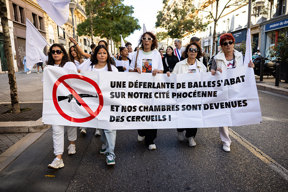 Une marche contre les violences liées à la drogue à Marseille, le 14 septembre 2024. (Photo CLEMENT MAHOUDEAU/AFP via Getty Images)