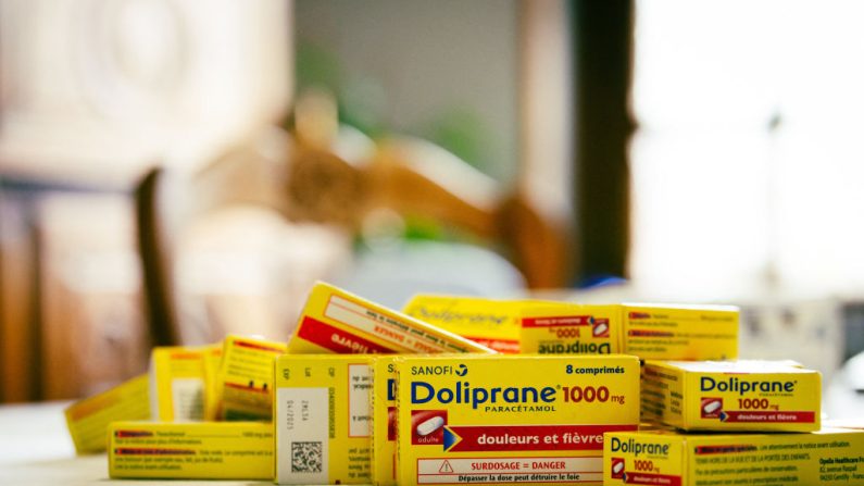 Stock de boîtes de Doliprane 1000mg du laboratoire pharmaceutique SANOFI à Epagnette, France, le 21 avril 2024. (AMAURY CORNU/Hans Lucas/AFP via Getty Images)