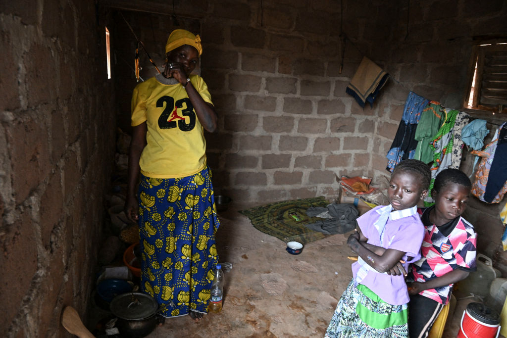 "Ils tuent même les enfants" : au Burkina Faso, des tueries sont commises par les djihadistes, mais aussi par la junte au pouvoir