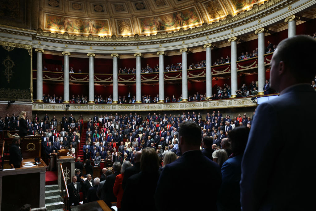 "La France a assassiné Philippine comme elle a assassiné Lola", fustige Hanane Mansouri, benjamine de l'hémicycle