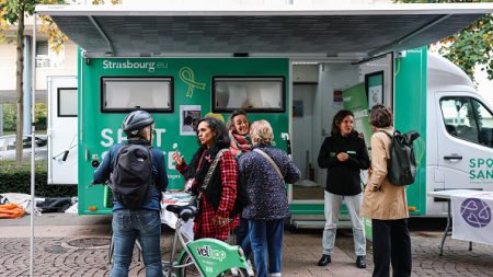 Cancer du sein : à Strasbourg, un bus pour parler prévention