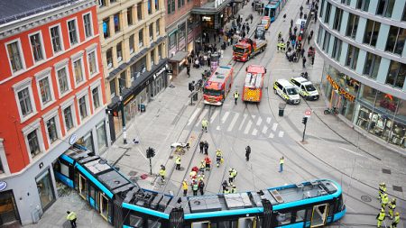 « Spectaculaire » : un tramway déraille dans le centre ville d’Oslo mais personne n’est « grièvement blessé »