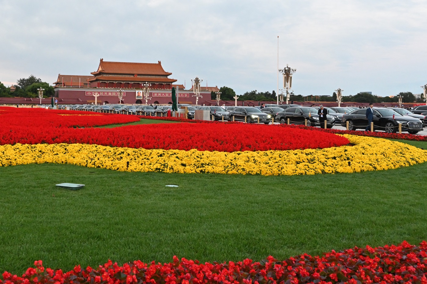 Le leader chinois s'inquiète de la "mer agitée" qui attend le pays, lors du discret 75e anniversaire de la Chine communiste