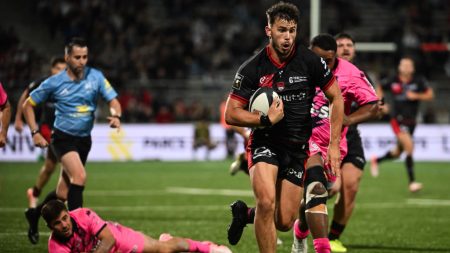 Top 14 : Lyon étrille le Stade français cinq essais transformés à zéro (35-3)