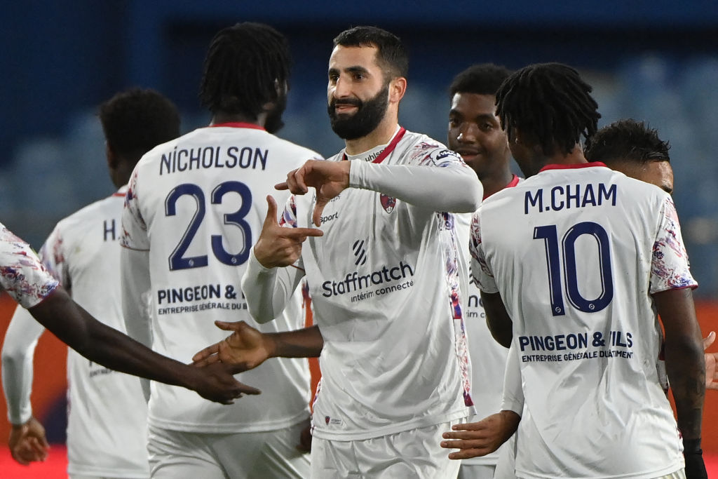 Foot : Maxime Gonalons, ancien capitaine de l'OL met un terme à sa carrière à 35 ans