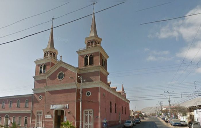 L'église Saint-Antoine-de-Padoue d’Iquique, dans la région de Tarapacá (Chili), entièrement détruite par les flammes le 11 octobre 2024. (Capture d’écran Google Maps)