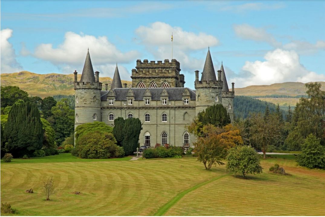 Inveraray : un grand château dans l'ouest de l'Écosse