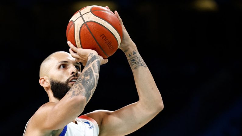 L'Asvel a livré un combat héroïque dans la salle de l'Olympiakos qu'elle a fini par perdre, assommée notamment par Evan Fournier. (Photo : SAMEER AL-DOUMY/AFP via Getty Images)