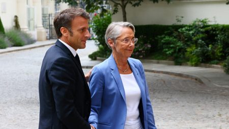 Légion d’honneur : Élisabeth Borne sera prochainement décorée par Emmanuel Macron