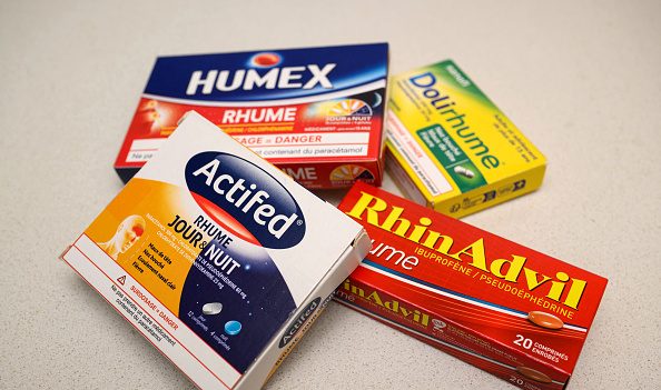 Anti-rhume dangereux : pourtant en vente libre, ces médicaments « devraient être retirés du marché »