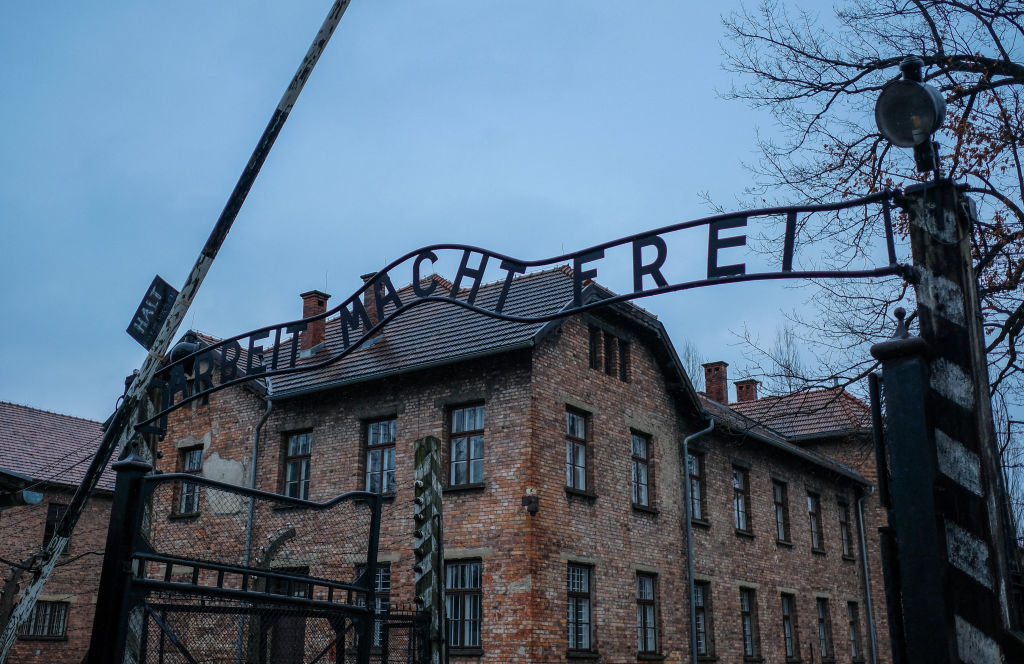 Le Mémorial de la Shoah met "la grande Histoire" à portée de clics avec un millier de témoignages vidéo