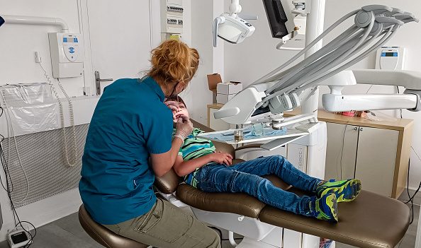 La MIH, cette maladie qui détruit l’émail des dents, touche de plus en plus d’enfants