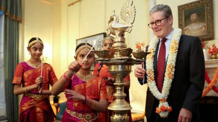 Le gouvernement britannique s’excuse d’avoir servi viande et alcool pour la fête hindoue Diwali