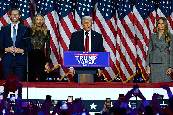 Donald Trump s'exprime au West Palm Beach Convention Center à West Palm Beach, en Floride, le 6 novembre 2024. (Photo JIM WATSON/AFP via Getty Images)