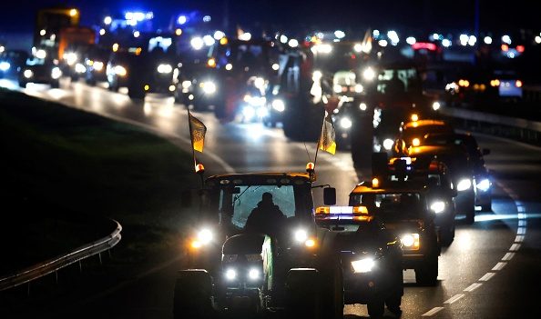 Pas de blocage d’autoroute mais des « feux de la colère » : les agriculteurs lancent ce lundi « l’acte 2 »