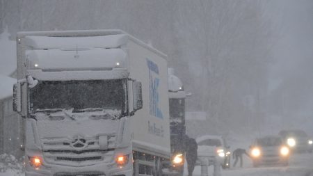 Tempête Caetano : routiers bloqués, trains supprimés et coupures d’électricité, 31 départements sont en vigilance orange