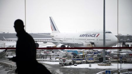 Aéroport Charles-de-Gaulle : 10% des vols annulés et d’importants retards en raison de la neige