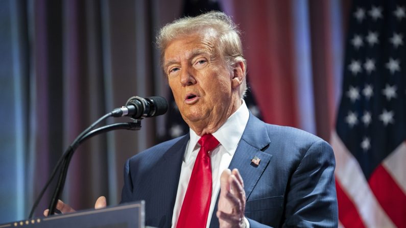 Le président élu des États-Unis, Donald Trump, s'exprime lors d'une réunion organisée par la Conférence des républicains de la Chambre des représentants au Hyatt Regency sur la colline du Capitole, le 13 novembre 2024 à Washington, DC. (Allison Robbert-Pool/Getty Images)