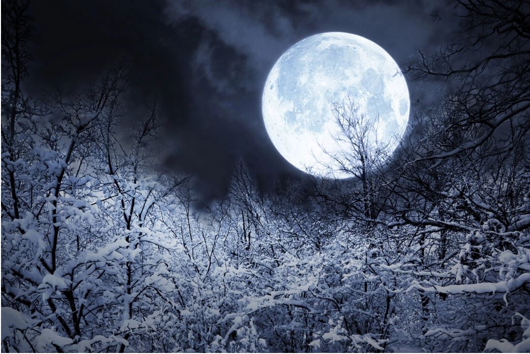 Une pleine "lune froide" ornera le ciel nocturne quelques jours avant Noël, et la "lune noire" en décembre également