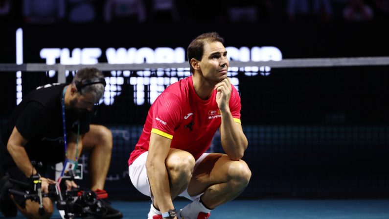 Rafael Nadal est devenu mercredi à Malaga le deuxième membre du "Big 3" du tennis à ranger ses raquettes pour de bon, "serein" après une ultime défaite en quarts de finale de la Coupe Davis contre les Pays-Bas. (Photo : Matt McNulty/Getty Images for ITF)