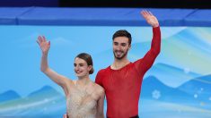 Les champions olympiques de patinage artistique Gabriella Papadakis et Guillaume Cizeron mettent fin à leur carrière