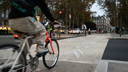 Un cycliste a été poignardé à Lyon, un conflit avait éclaté avec deux personnes en trottinette