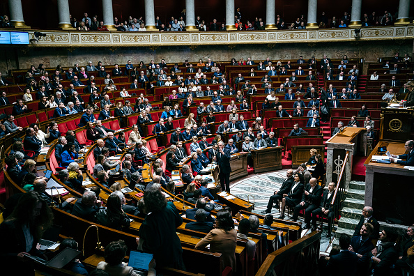 En ce mardi 3 décembre, l'ambiance agitée dans l'hémicycle de l'Assemblée nationale quand le Premier ministre s'est exprimé avait un parfum de fin de règne au lendemain du déclenchement du 49.3 pour faire adopter le budget de la Sécurité sociale, qui a été suivi par le dépôt de plusieurs motions de censure. (Photo AMAURY CORNU/Hans Lucas/AFP via Getty Images)