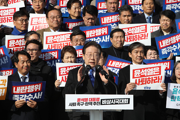 Corée du Sud : Yoon Suk Yeol menacé de destitution après une brève instauration de la loi martiale