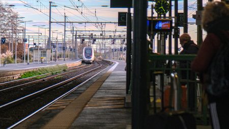 Trains retardés le soir du réveillon : la SNCF confirme le suicide du conducteur d’un TGV