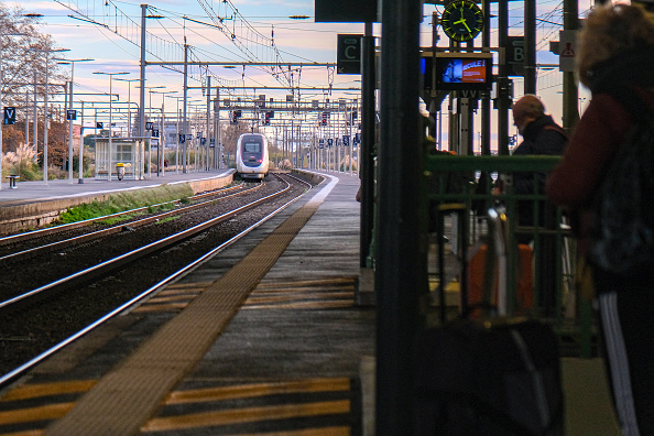 Trains retardés le soir du réveillon : la SNCF confirme le suicide du conducteur d'un TGV