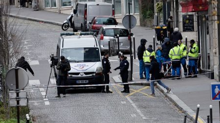 Paris : un adolescent poignardé à mort près d’un lycée lors d’une rixe entre bandes rivales