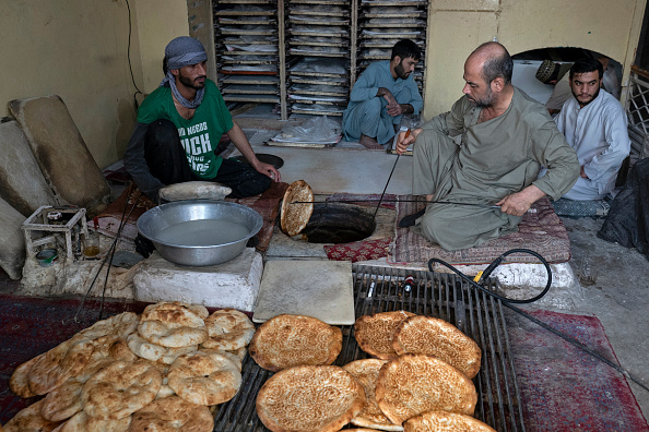 Afghanistan : à chaque repas, le pain est le roi de la table