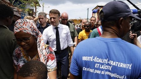 « Un président ne peut pas dire ça » : les oppositions s’indignent des propos d’Emmanuel Macron à Mayotte