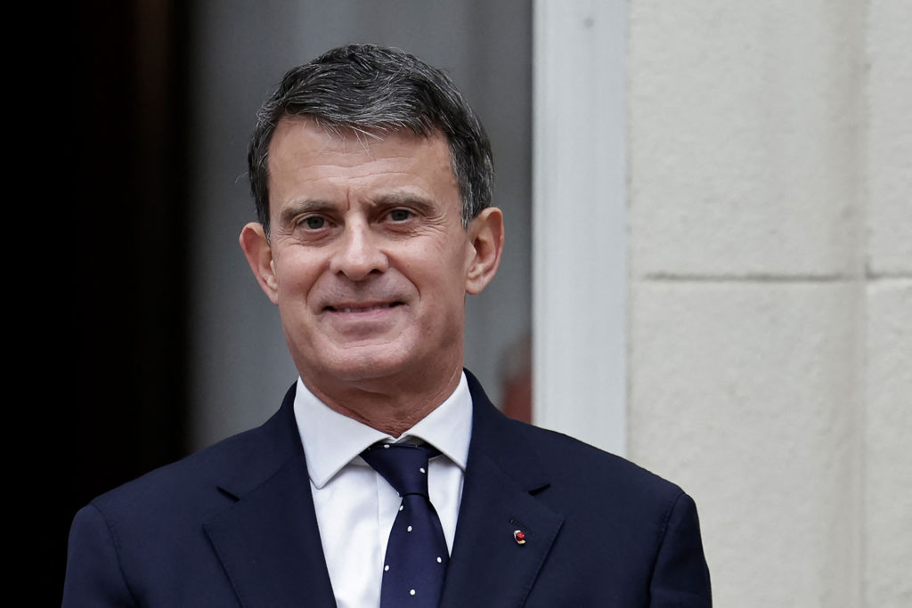 Manuel Valls veut se rendre à Mayotte "le plus vite possible", et ambitionne de "reconstruire", "mieux et différemment"