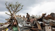 À Mayotte, un chantier titanesque pour gérer les déchets, les habitants y participent aussi