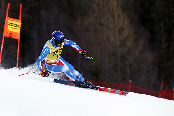 L'opération du skieur Cyprien Sarrazin qui a lourdement chuté à Bormio, "s'est bien passée"