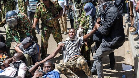 Kenya : arrestation de dizaines de manifestants appelant à la fin des enlèvements