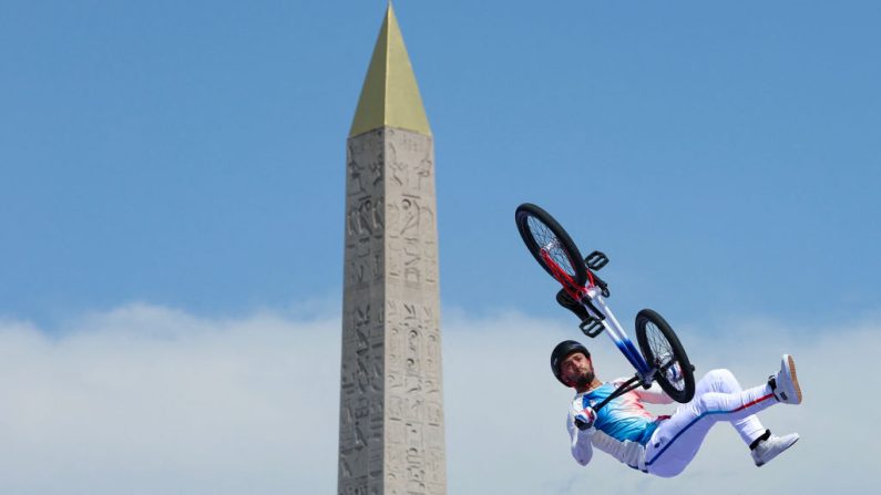 Anthony Jeanjean, médaillé de bronze aux Jeux de Paris en BMX Freestyle, renonce aux prochains Mondiaux en raison d'un état de fatigue et d'une "perte de repères" dans l'espace. (Photo : EMMANUEL DUNAND/AFP via Getty Images)