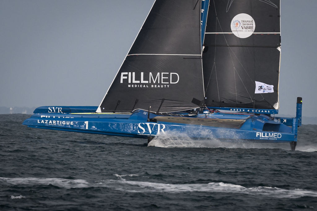 Trophée Jules Verne : demi-tour pour Gabart et le trimaran SVR-Lazartigue