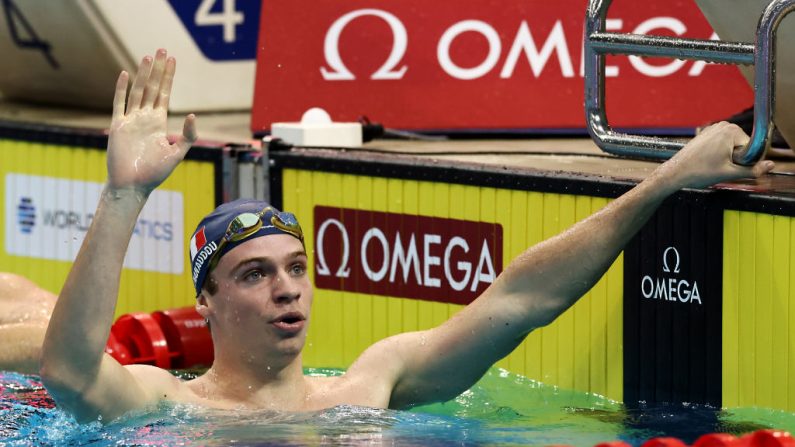 Léon Marchand partira en Australie en janvier pour "deux à trois mois" au cours desquels il prévoit de s'entraîner avec un nouveau coach, a-t-il annoncé jeudi à Saint-Denis de La Réunion. (Photo : Yong Teck Lim/Getty Images)